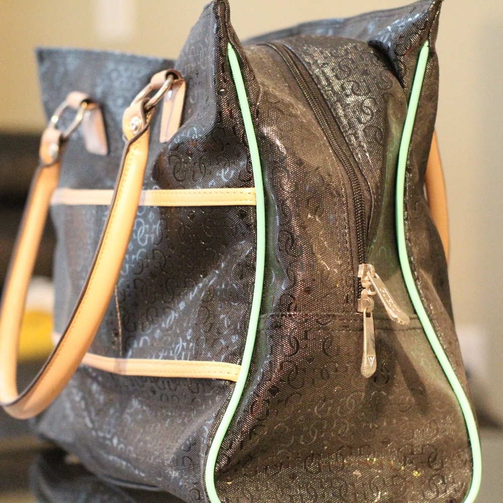 Guess Travel Tote in Black